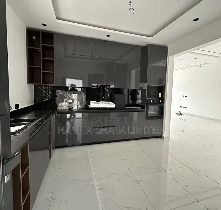 3bdrm House in Lake Side Estate for sale