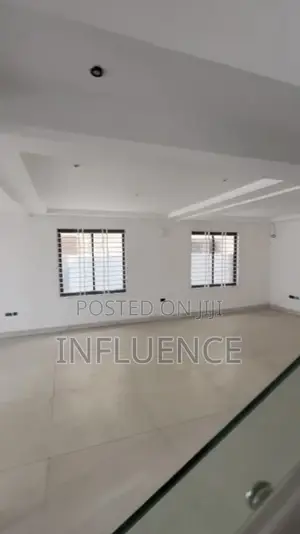 4bdrm House in American House Area, East Legon for sale