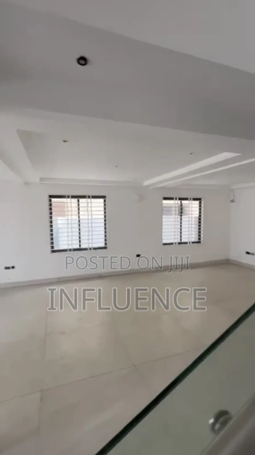4bdrm House in American House Area, East Legon for sale