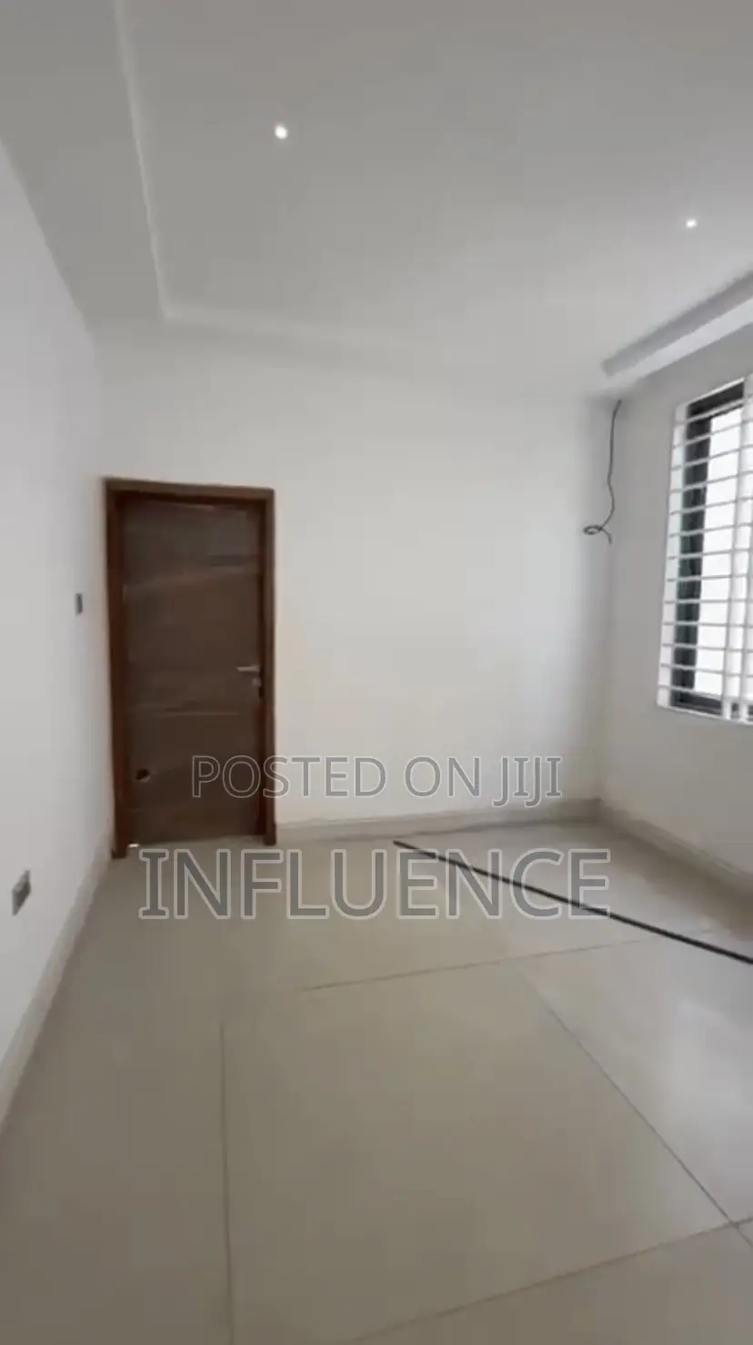 4bdrm House in American House Area, East Legon for sale