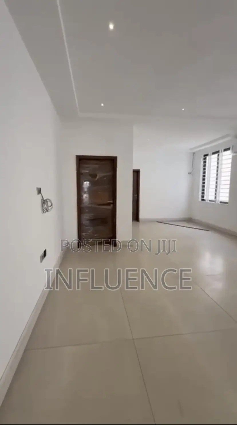 4bdrm House in American House Area, East Legon for sale
