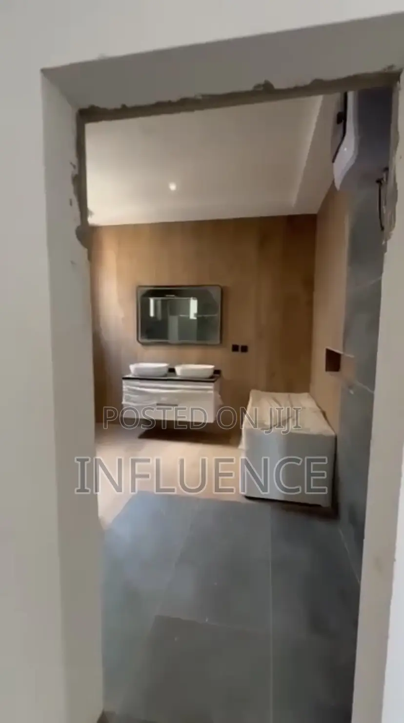 4bdrm House in American House Area, East Legon for sale