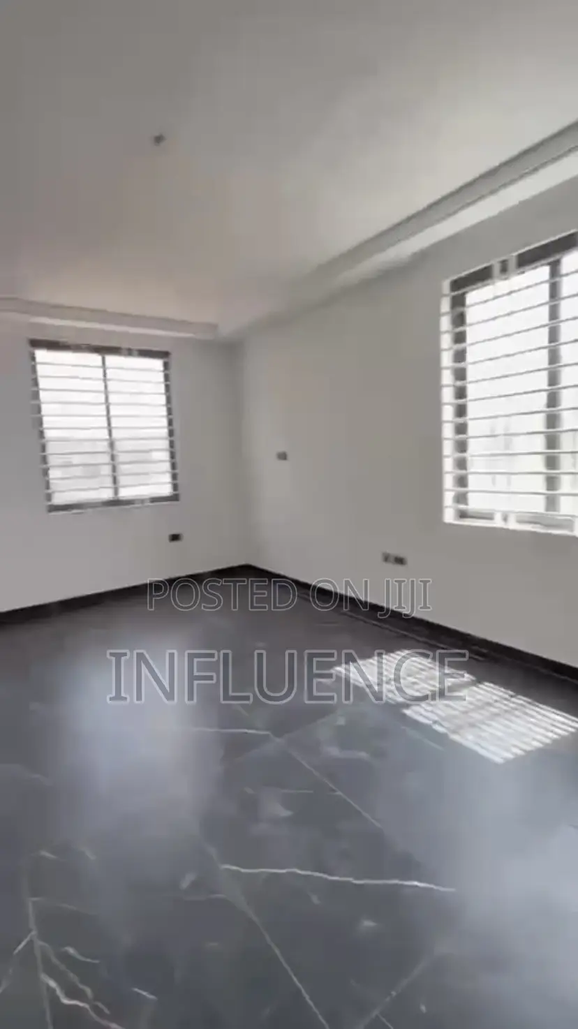 4bdrm House in American House Area, East Legon for sale