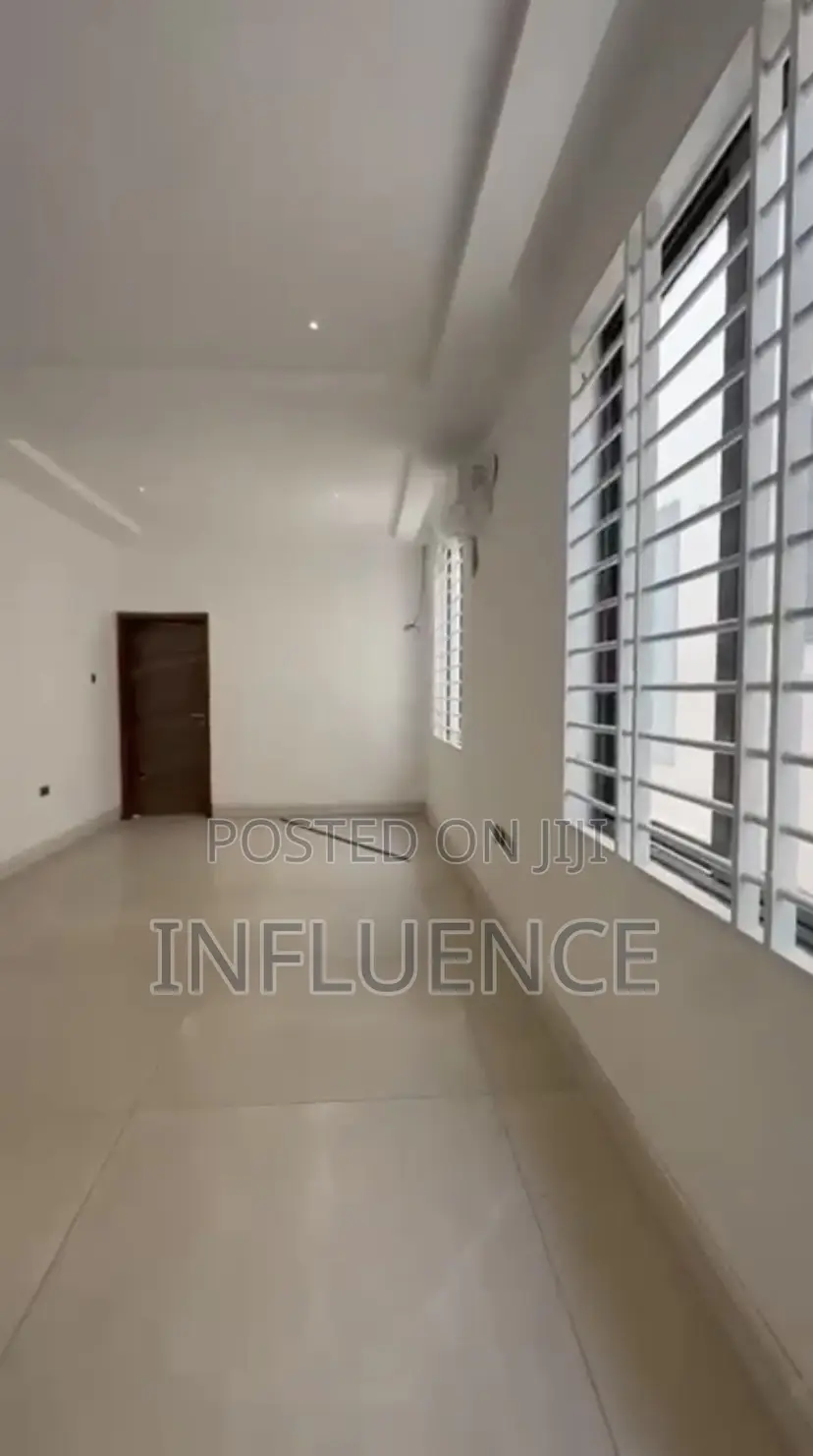 4bdrm House in American House Area, East Legon for sale