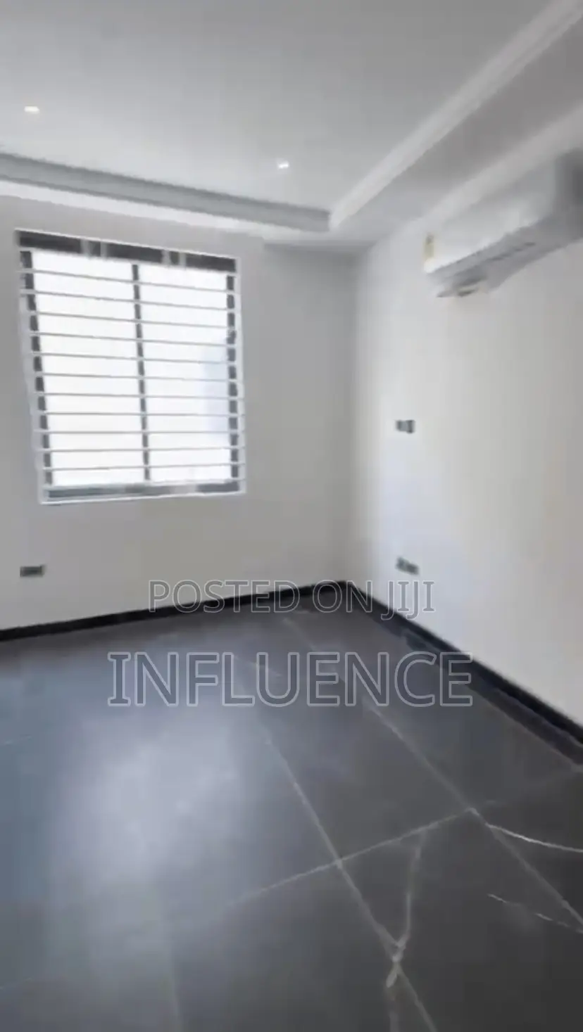 4bdrm House in American House Area, East Legon for sale