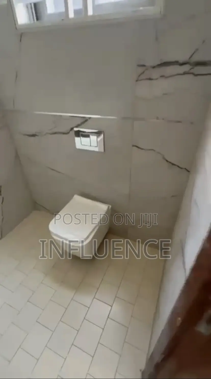 4bdrm House in American House Area, East Legon for sale