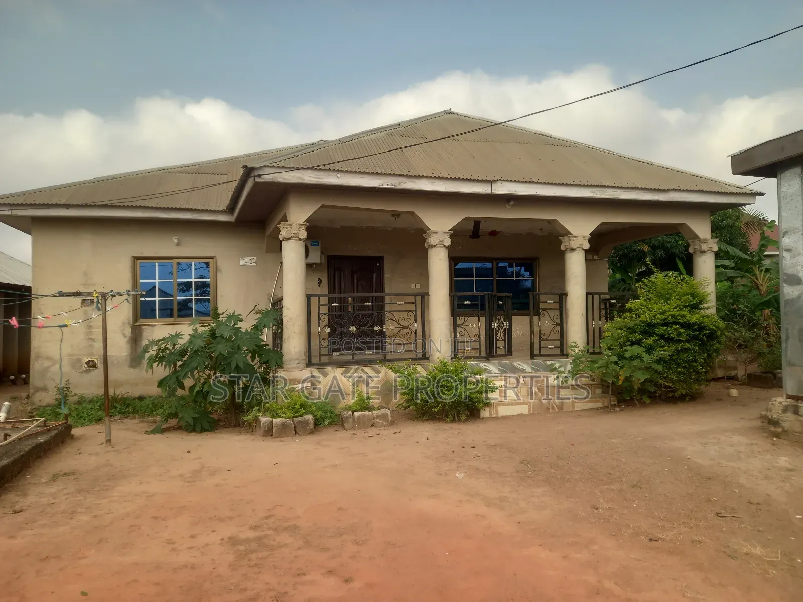 4bdrm House in Mampongteng Dumanafo, Kumasi Metropolitan for sale
