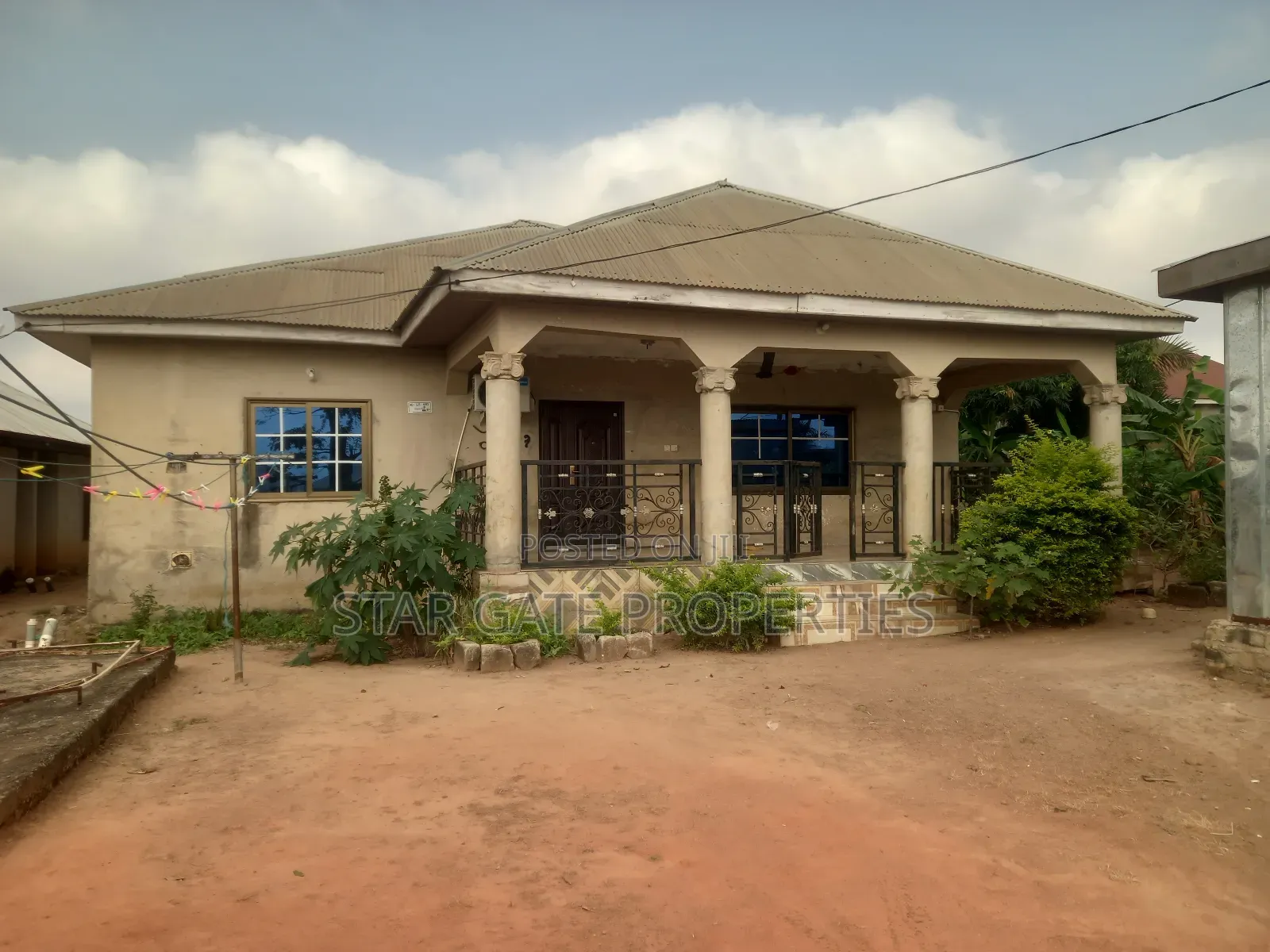 4bdrm House in Mampongteng Dumanafo, Kumasi Metropolitan for sale