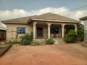 4bdrm House in Mampongteng Dumanafo, Kumasi Metropolitan for sale