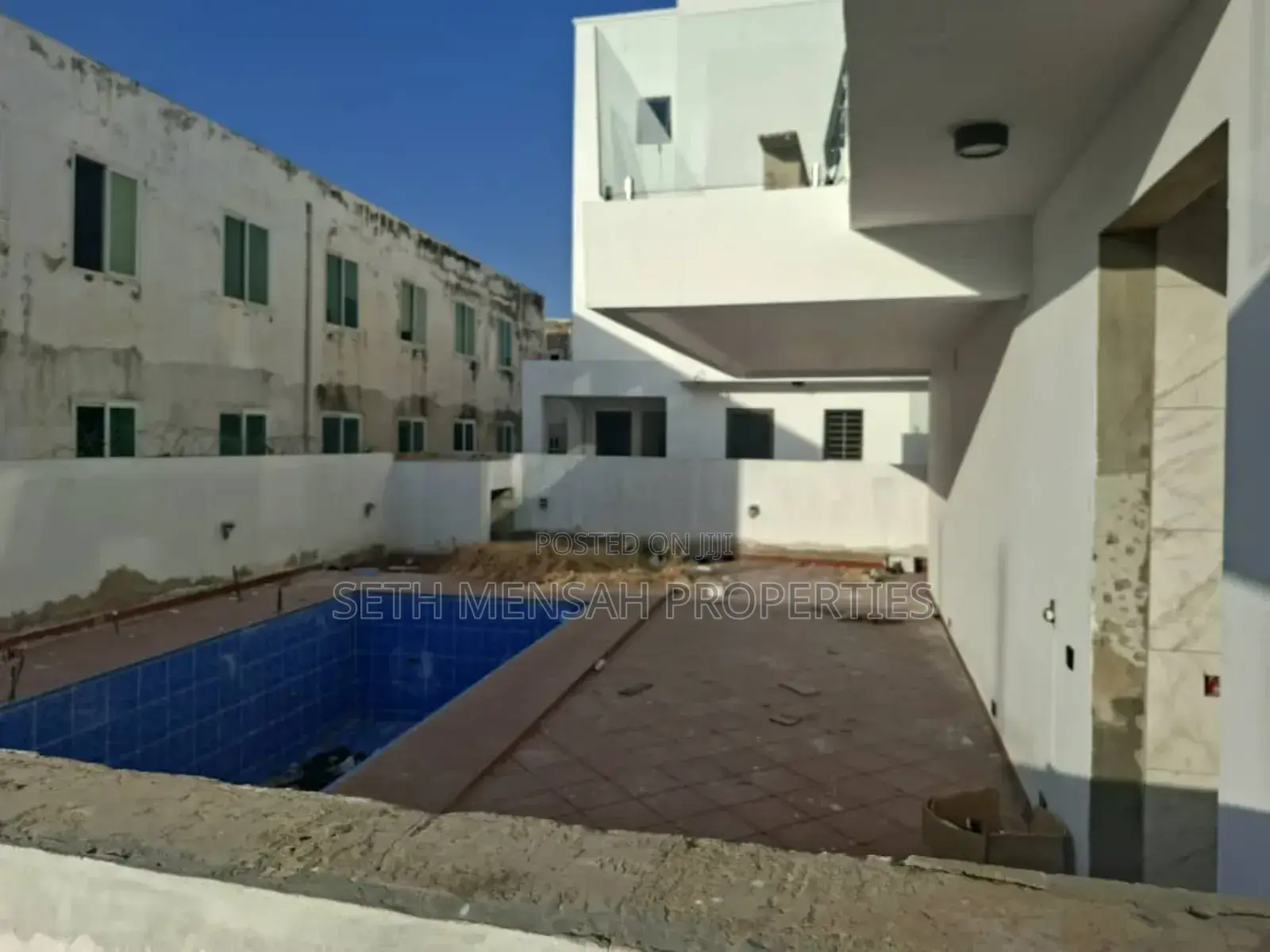 5bdrm House in Adjiriganor for sale