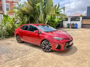 Toyota Corolla SE (1.8L 4cyl 2A) 2018 Red