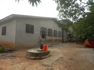 7bdrm House in Mampongteng Dumanafo, Kumasi Metropolitan for sale
