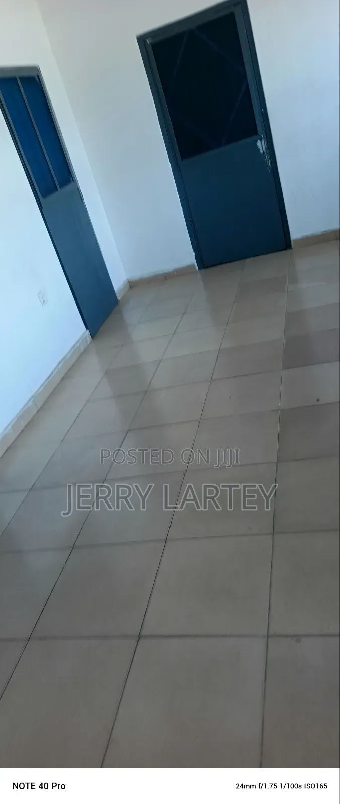 Mamprobi 4 Bedrooms 2 Toilet Bathroom