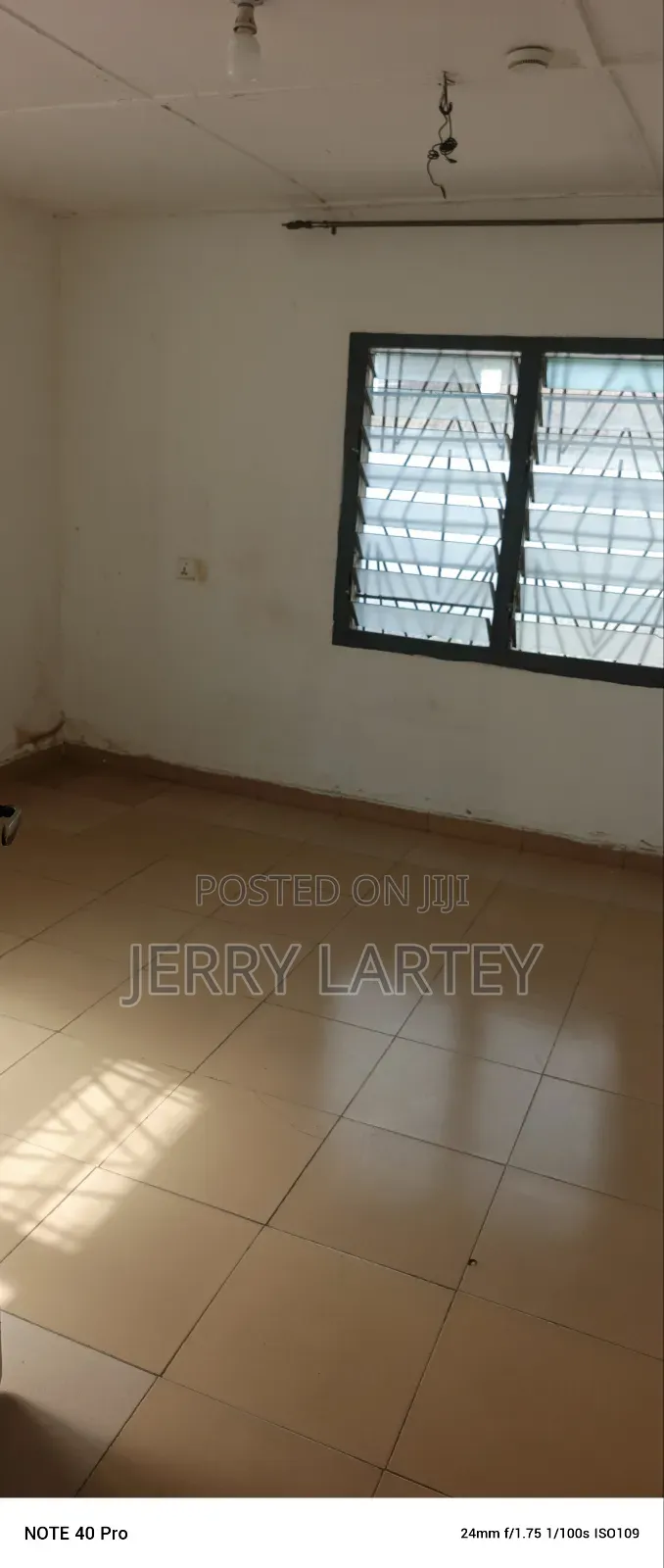 Mamprobi 4 Bedrooms 2 Toilet Bathroom