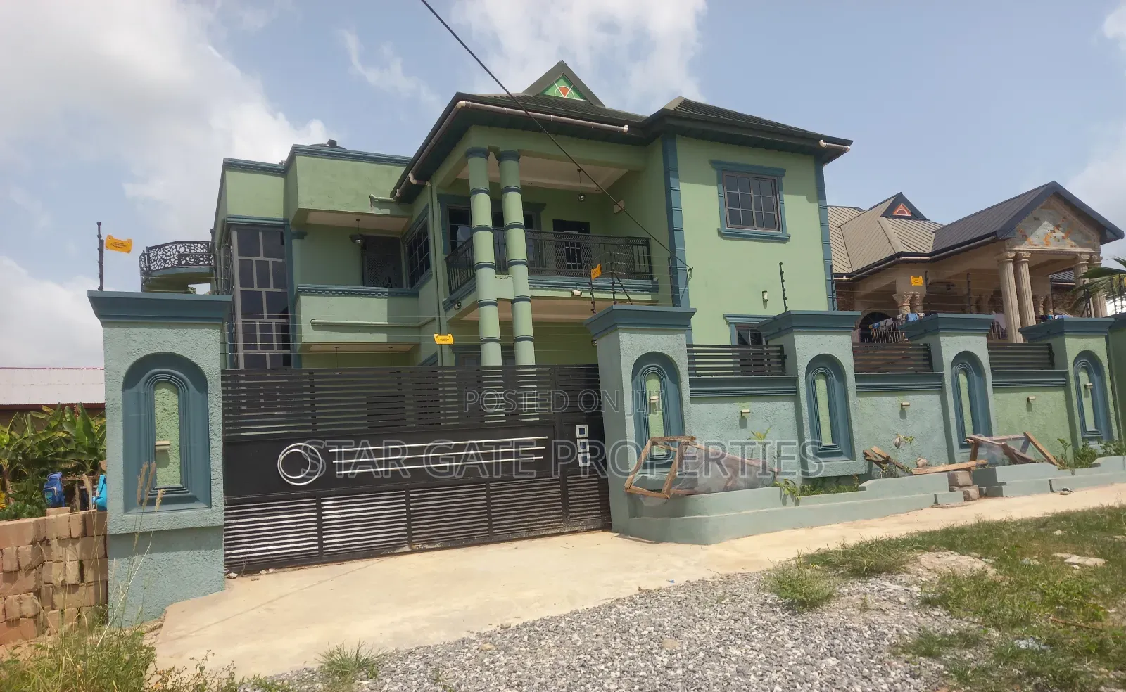 6bdrm House in Kenyasi Abrem, Kumasi Metropolitan for sale