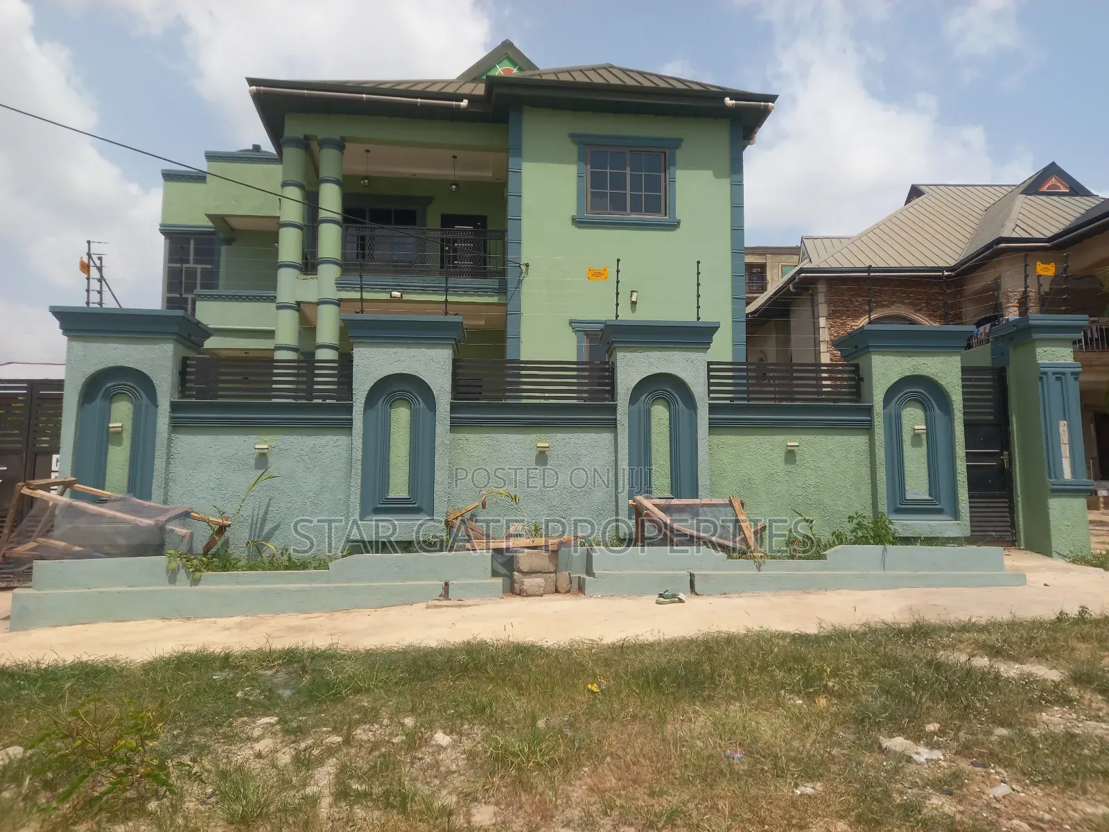 6bdrm House in Kenyasi Abrem, Kumasi Metropolitan for sale