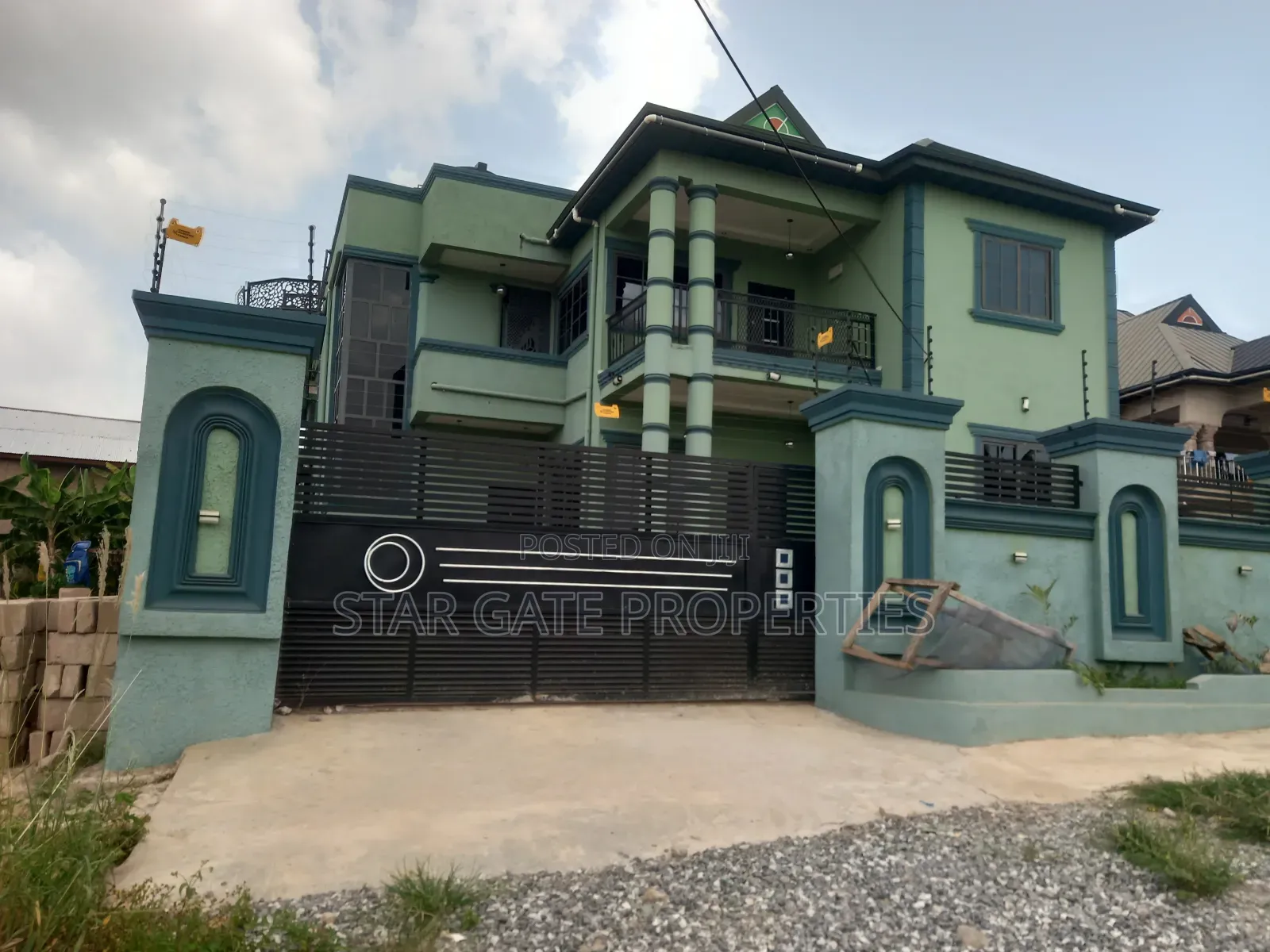6bdrm House in Kenyasi Abrem, Kumasi Metropolitan for sale