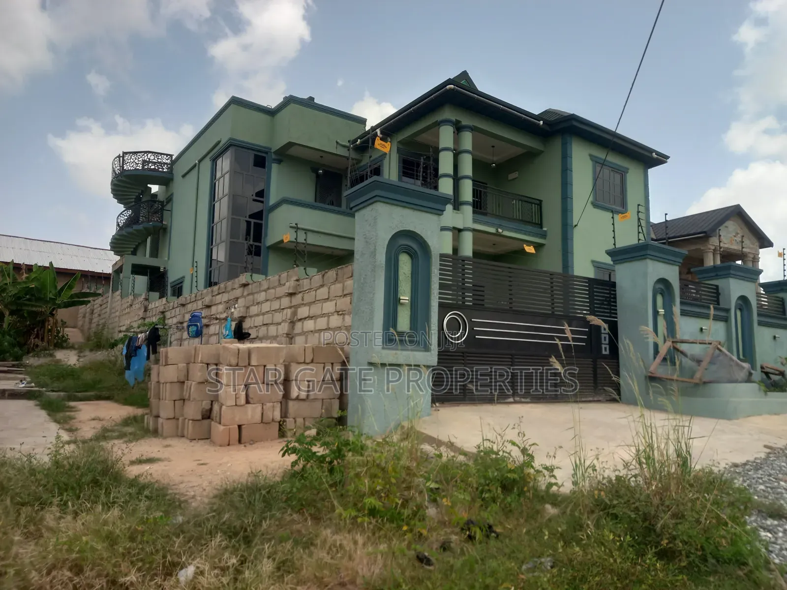 6bdrm House in Kenyasi Abrem, Kumasi Metropolitan for sale