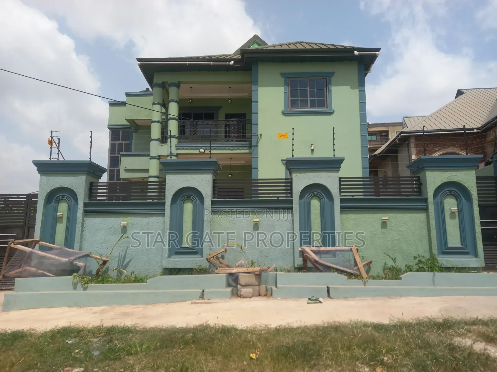 6bdrm House in Kenyasi Abrem, Kumasi Metropolitan for sale