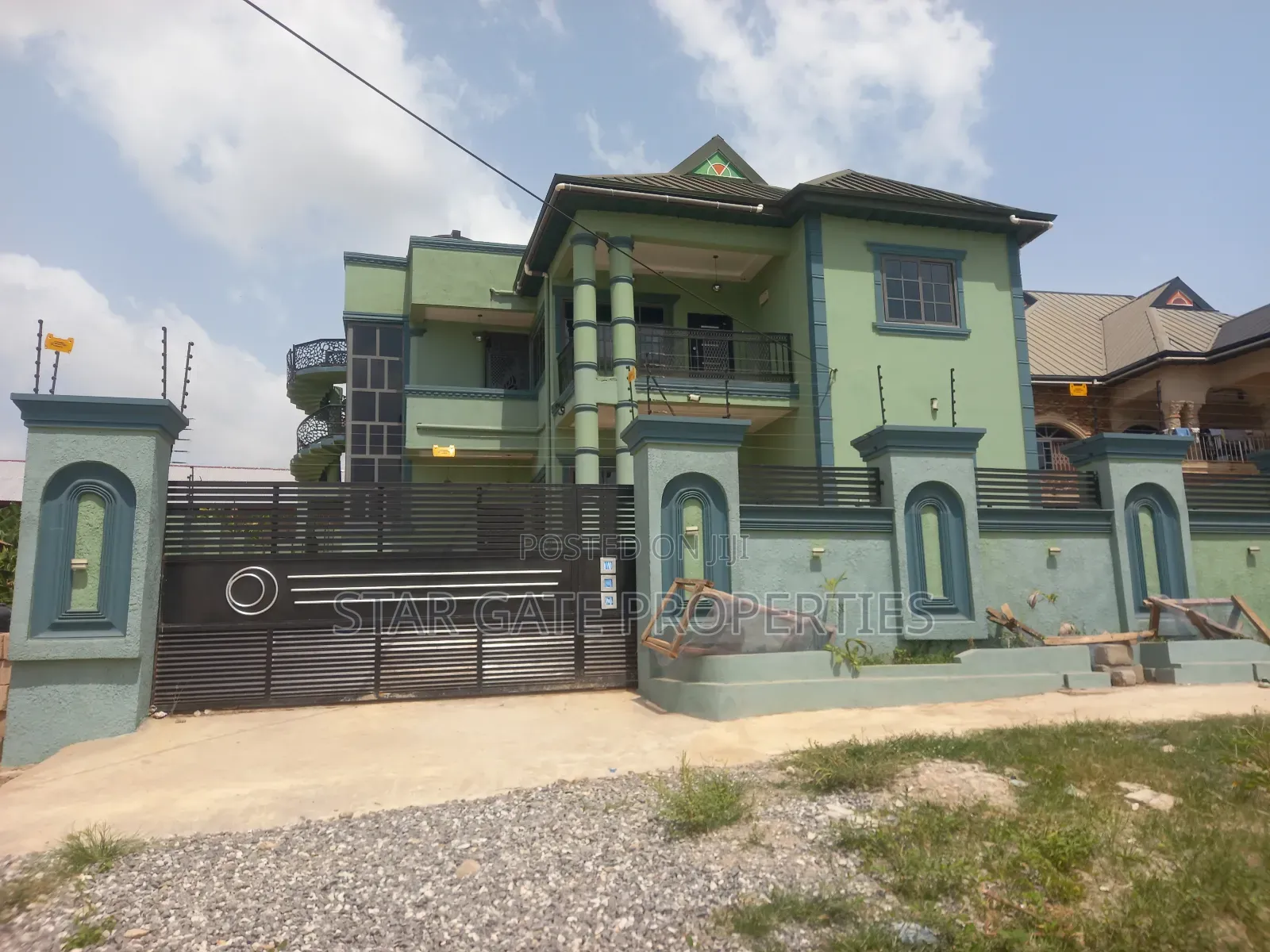 6bdrm House in Kenyasi Abrem, Kumasi Metropolitan for sale