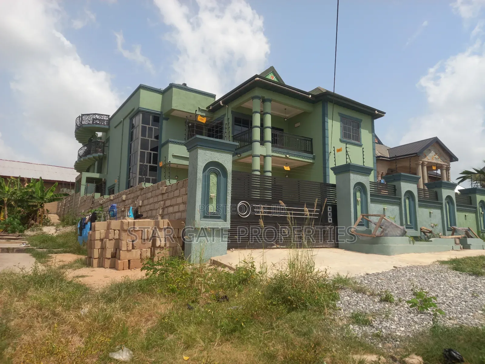 6bdrm House in Kenyasi Abrem, Kumasi Metropolitan for sale