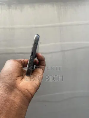 Apple iPhone XR 64 GB Black