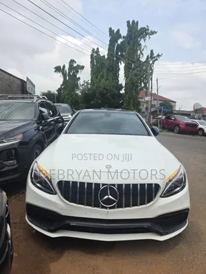 Mercedes-Benz C300 Sport 4Matic Sedan AWD (2.0L 4cyl 7A) 2017 White