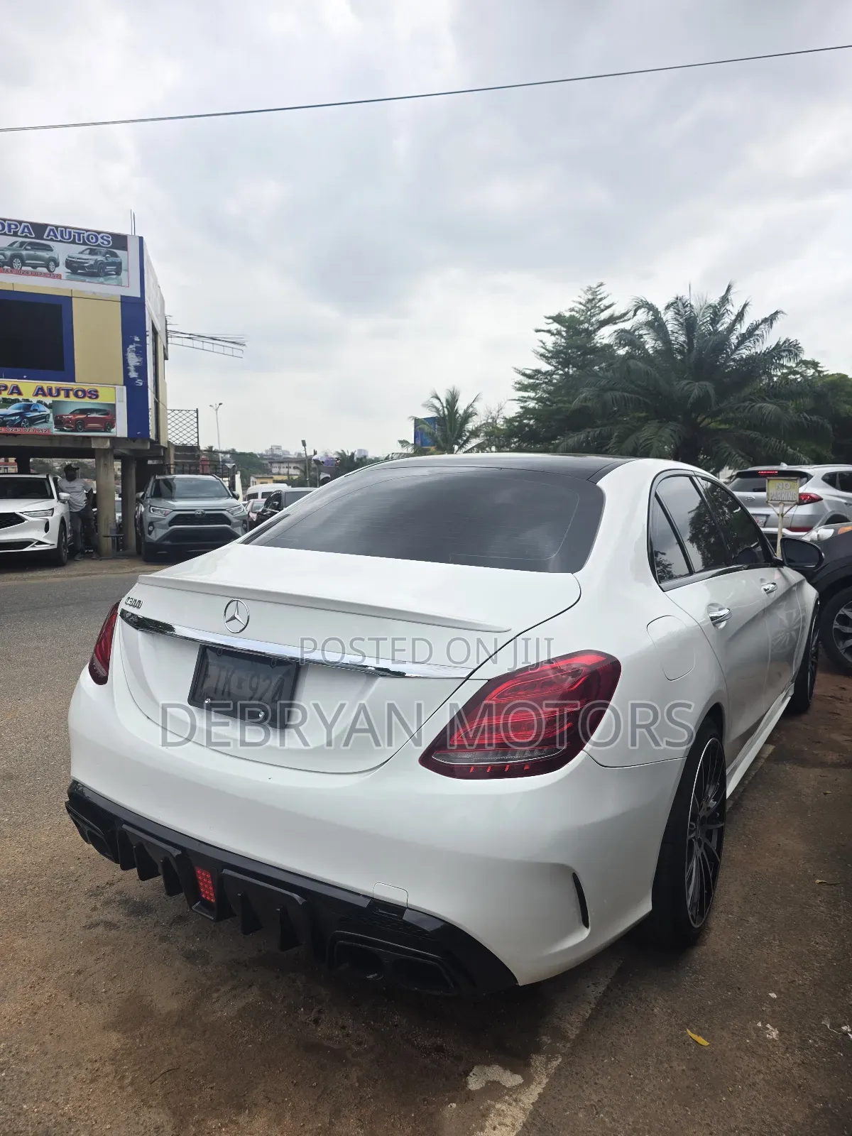 Mercedes-Benz C300 Sport 4Matic Sedan AWD (2.0L 4cyl 7A) 2017 White