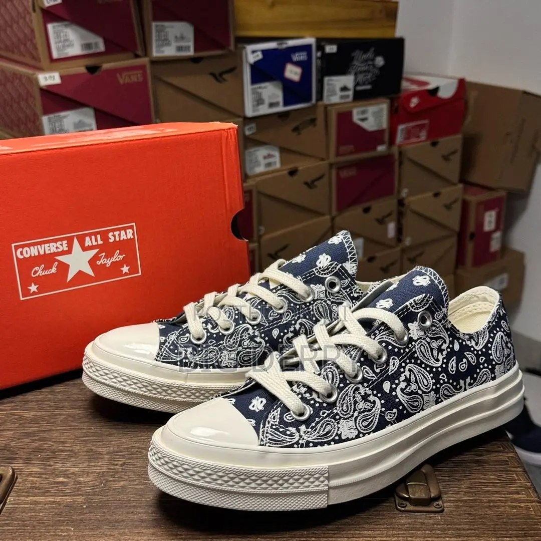Bandana Print Converse