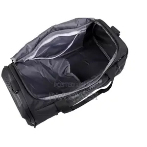 Lightweight Fitness Duffel Bag With Multi-Pocket Design