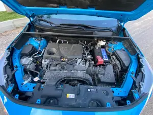 Toyota RAV4 XLE 2021 Blue