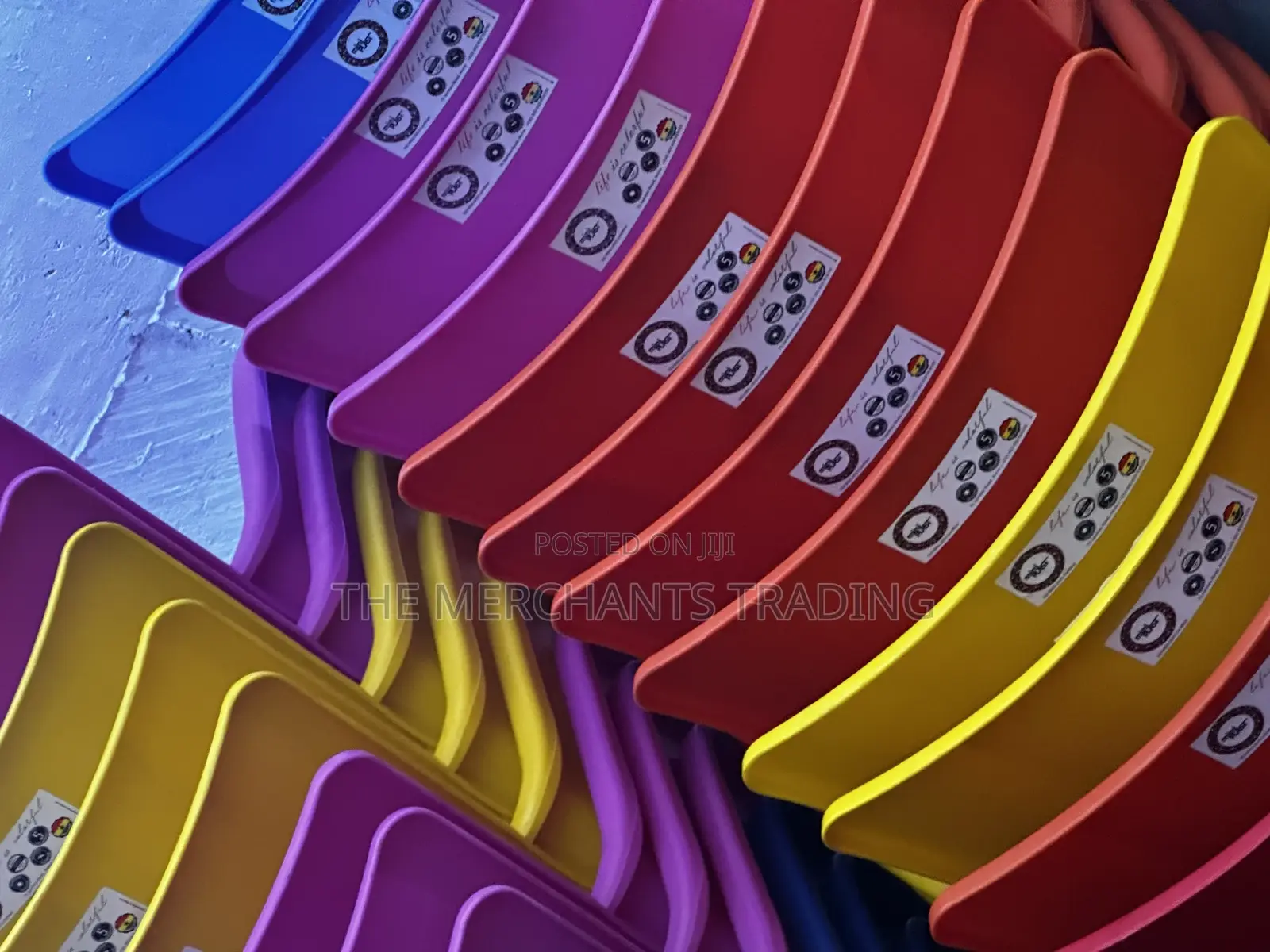 Plastic Chairs With Metal Legs