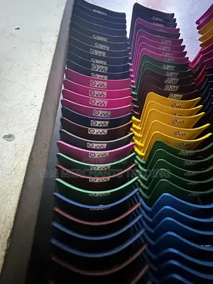 Plastic Chairs With Metal Legs
