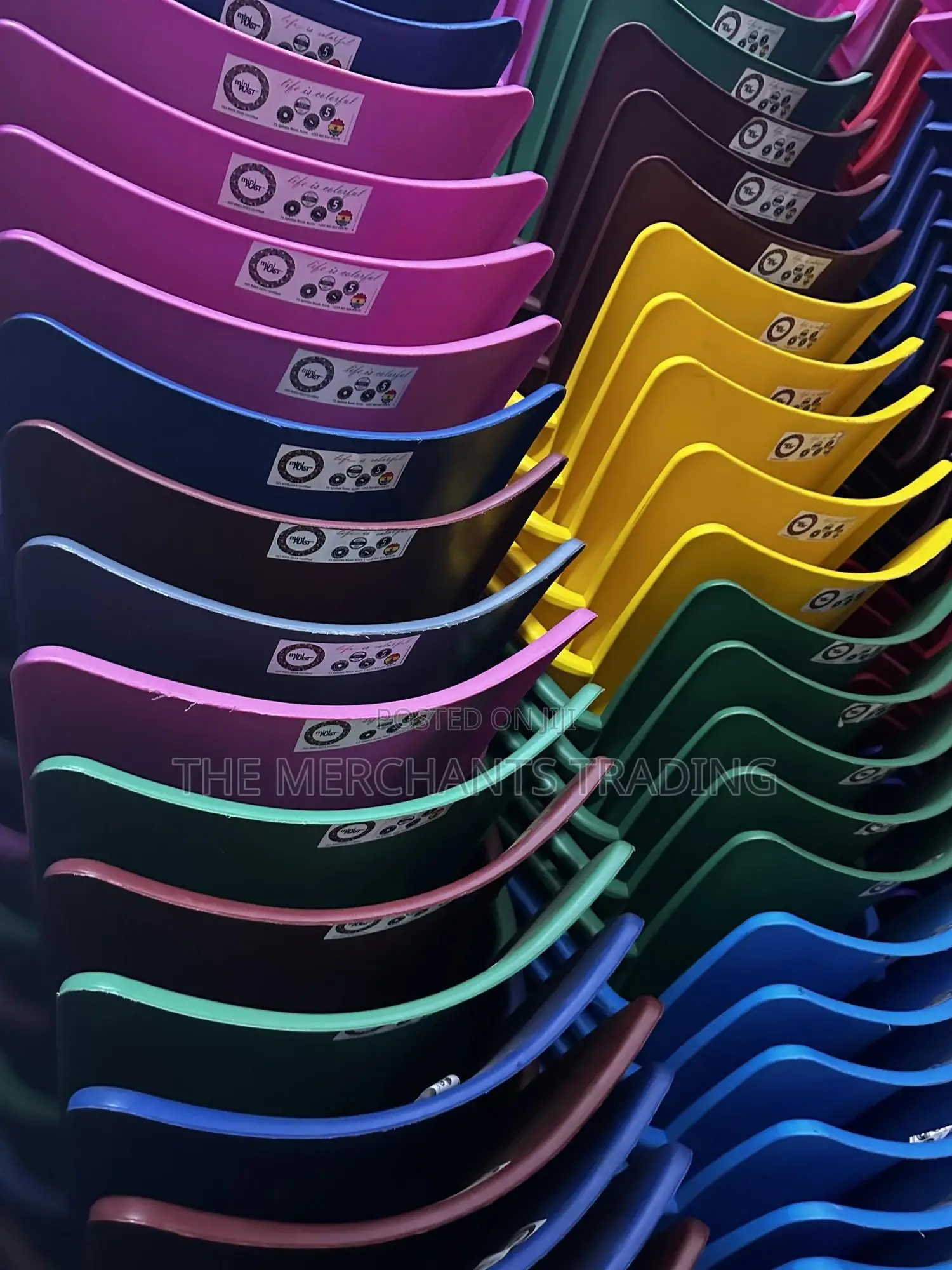 Plastic Chairs With Metal Legs