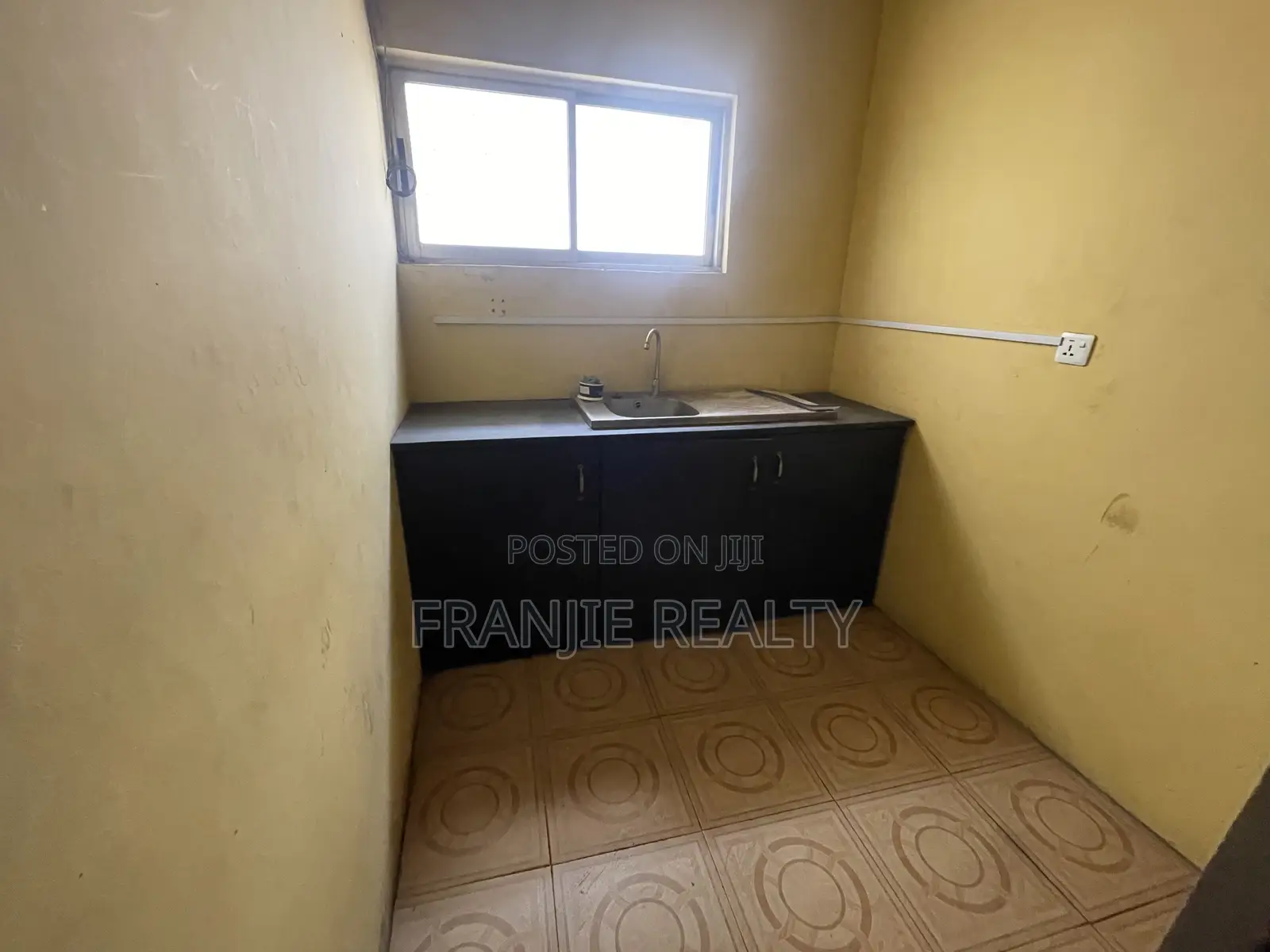 Office Space For Rent At Maccarty Hills.