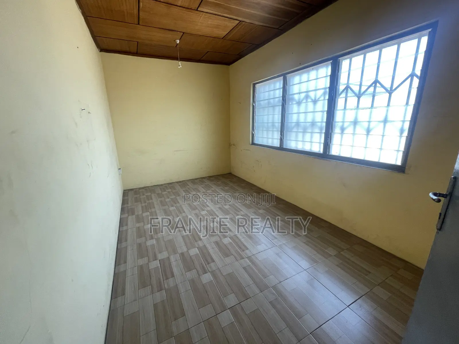 Office Space For Rent At Maccarty Hills.