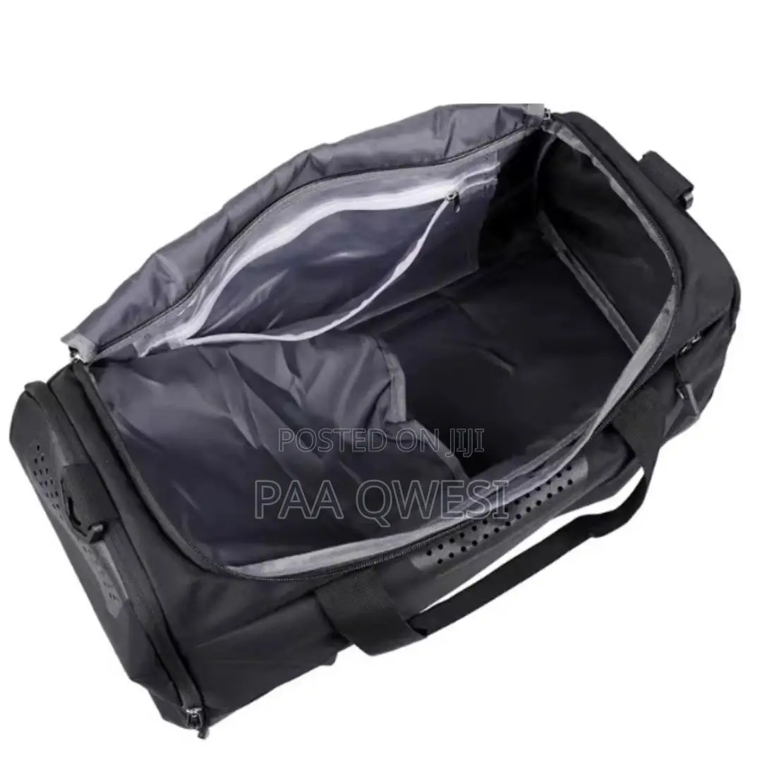 Foldable Gym Bag With Large Storage Capacity