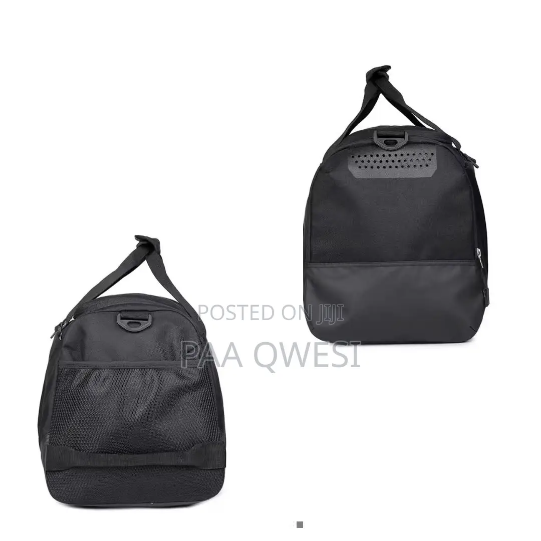 High-Quality Unisex Sports Bag With Strong Zippers