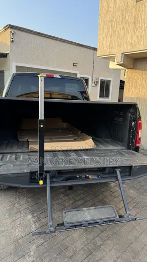 Ford F-150 XL 4x2 SuperCrew Cab Styleside 5.5 ft. box 145 in. WB 2019
