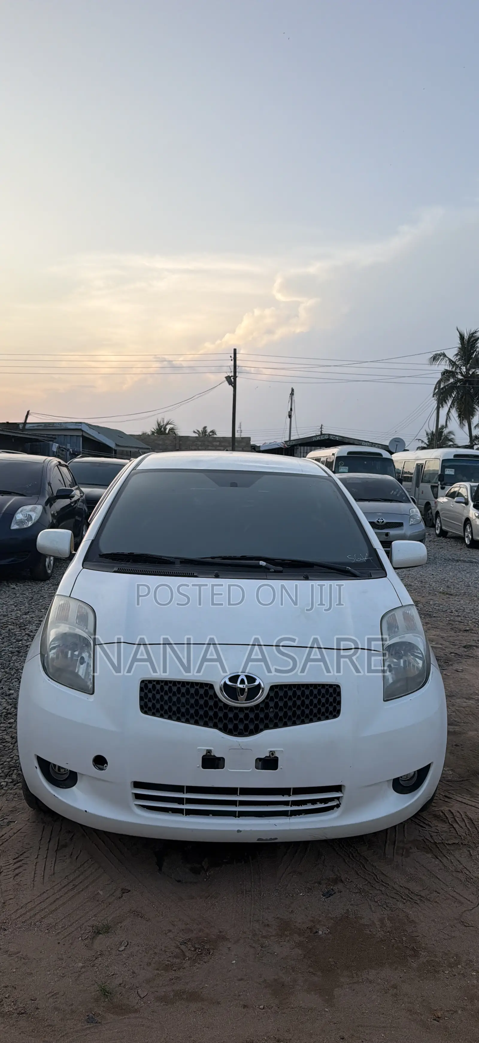 Toyota Yaris L Hatchback 5dr 2013 White