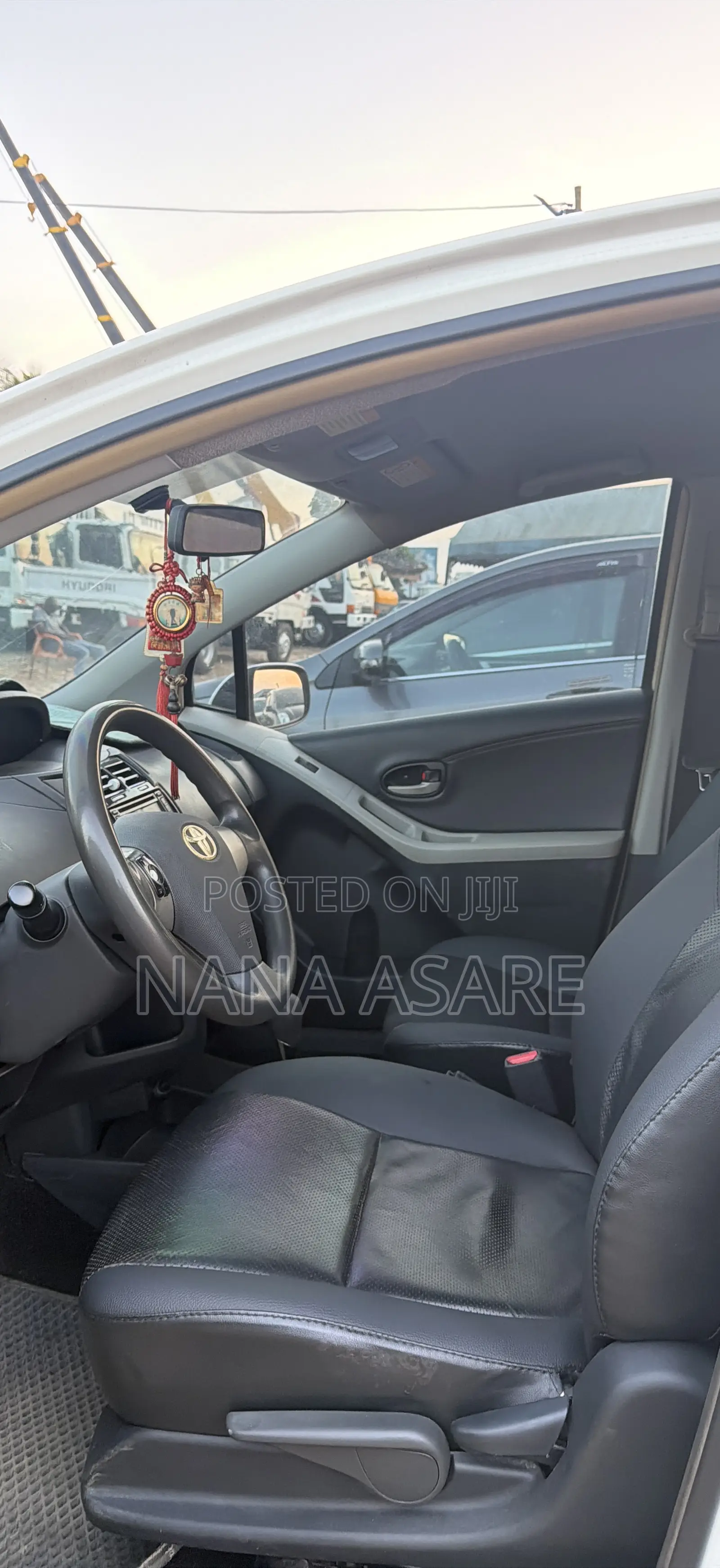 Toyota Yaris L Hatchback 5dr 2013 White