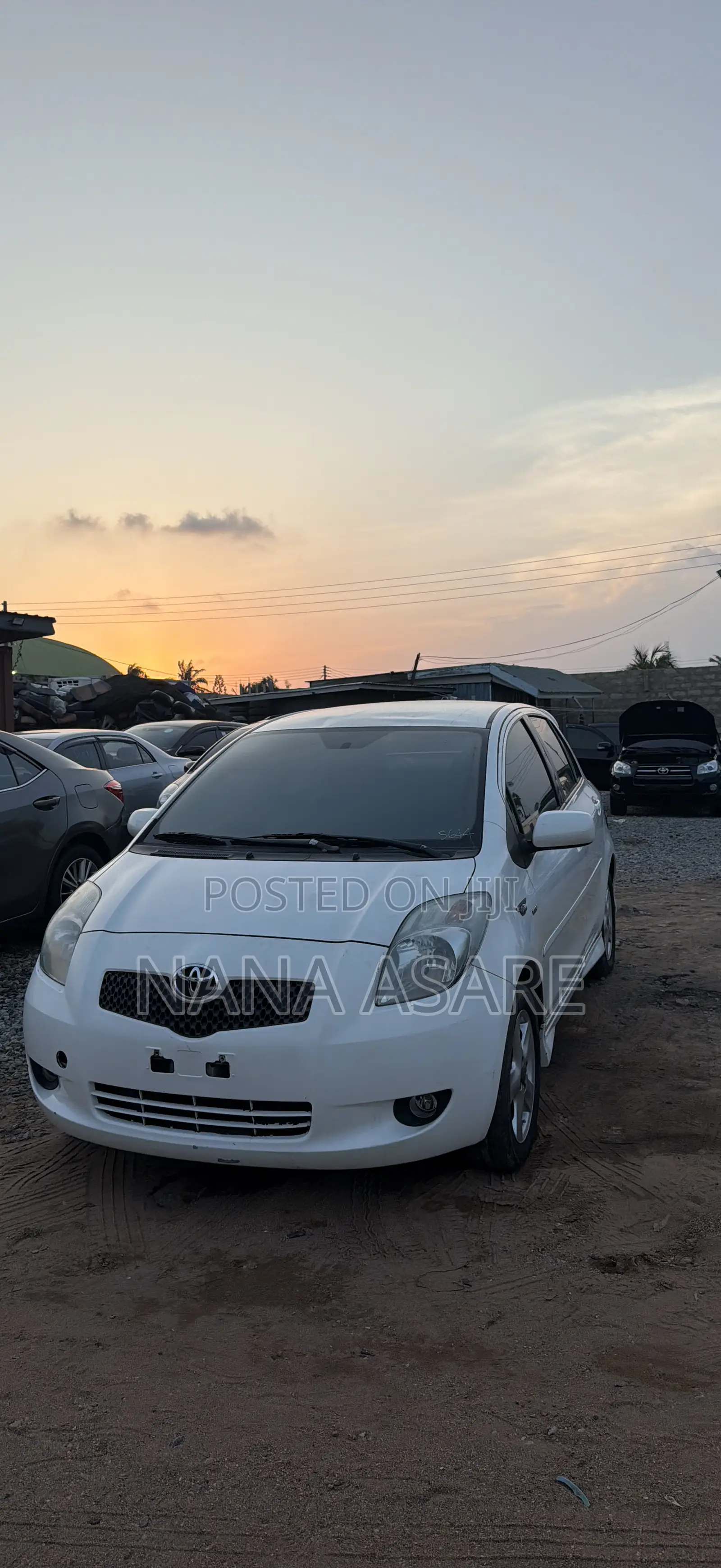 Toyota Yaris L Hatchback 5dr 2013 White