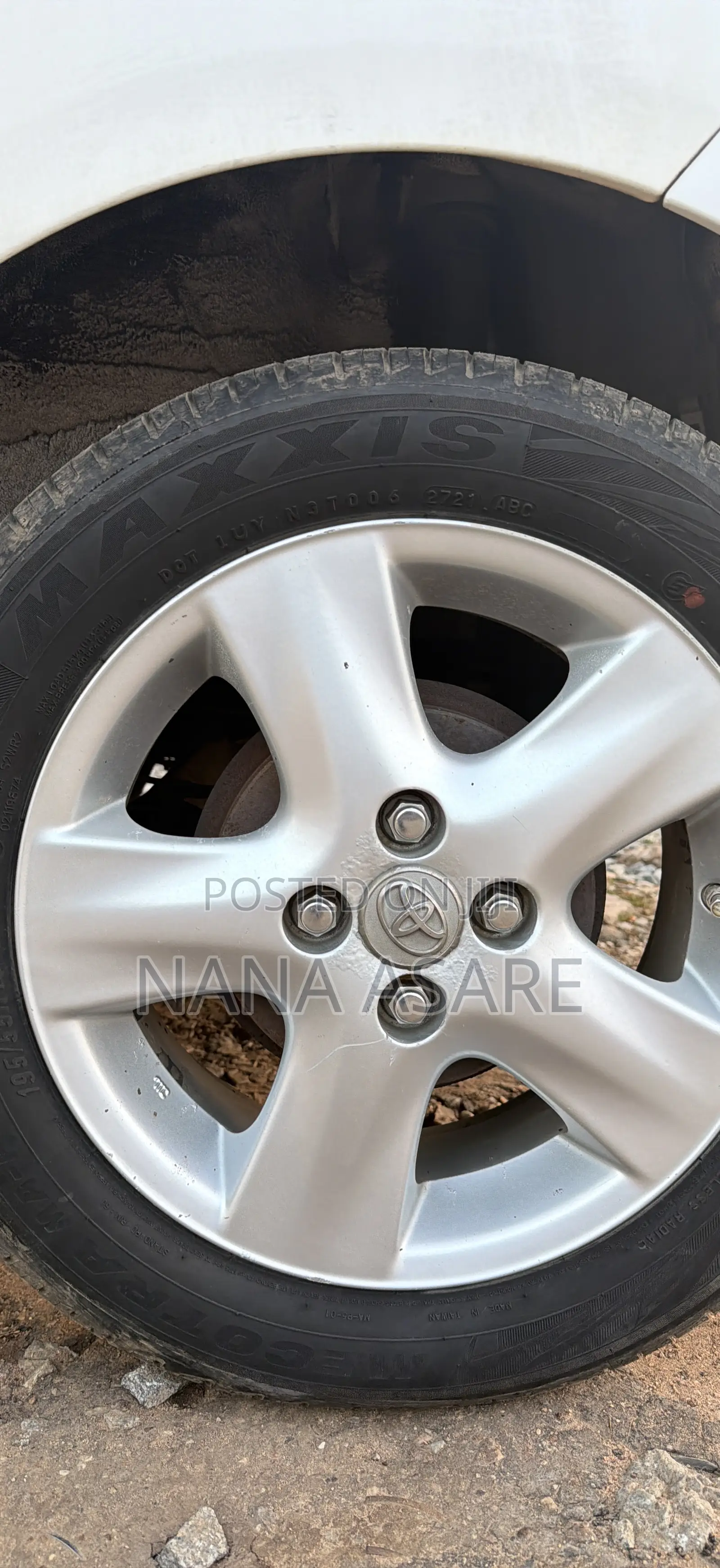 Toyota Yaris L Hatchback 5dr 2013 White