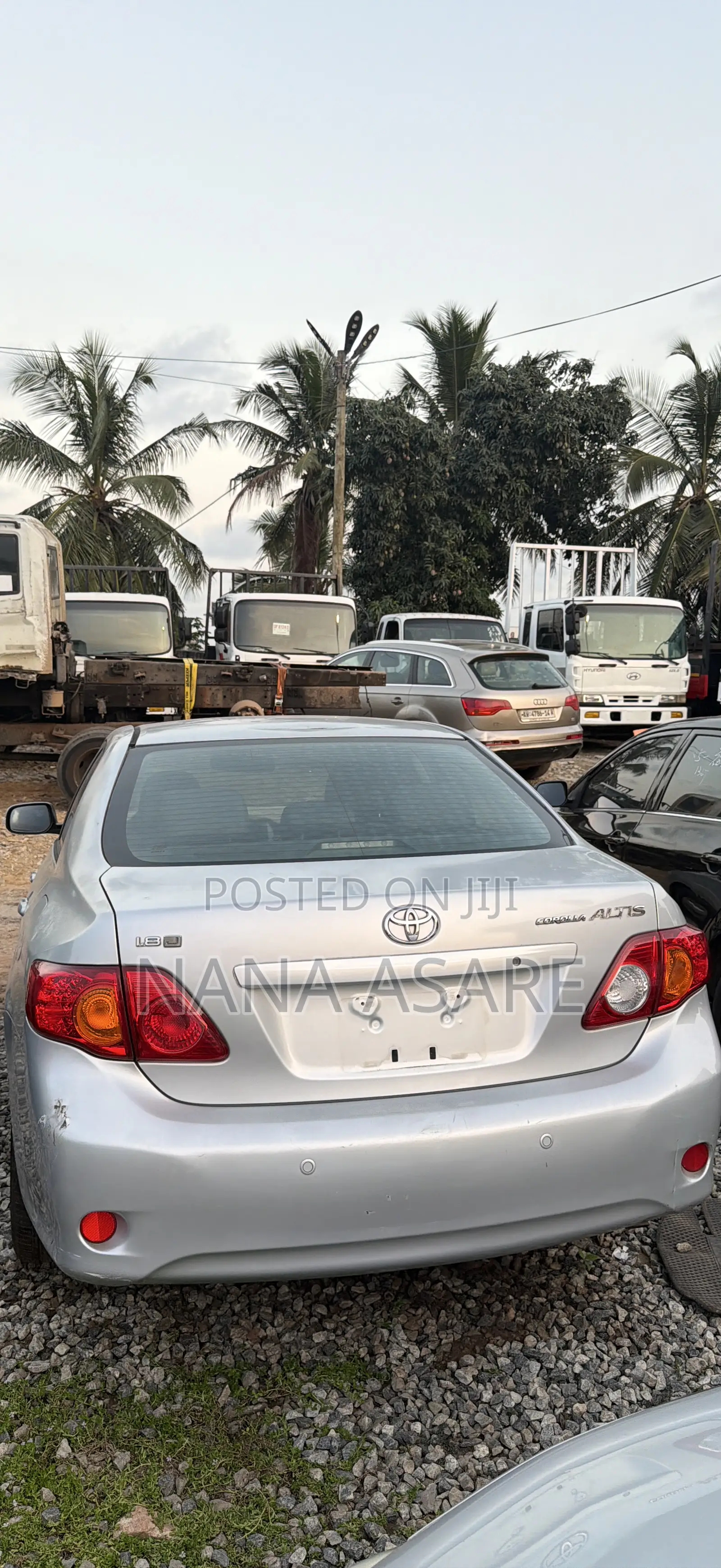 Toyota Corolla LE 4dr Sedan (1.8L 4cyl 4A) 2013 Silver