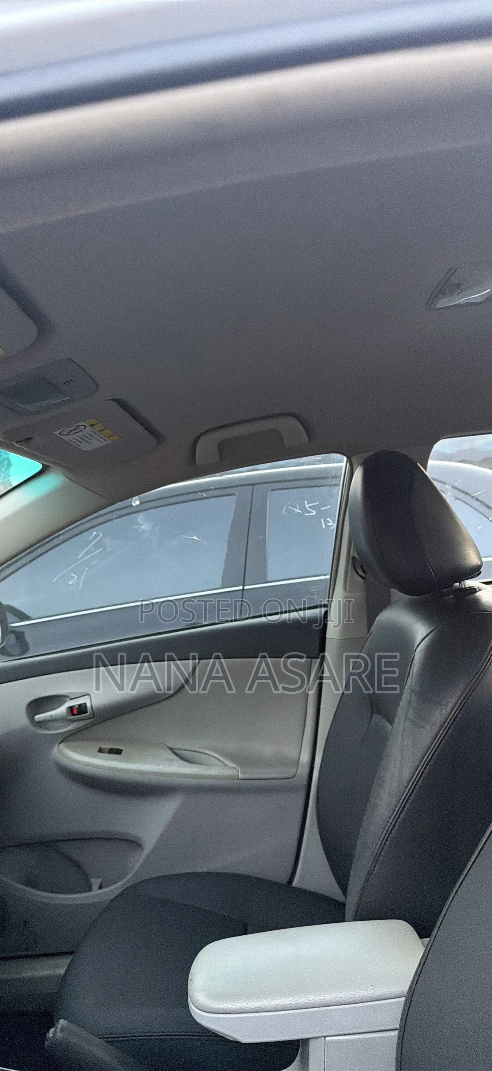 Toyota Corolla LE 4dr Sedan (1.8L 4cyl 4A) 2013 Silver