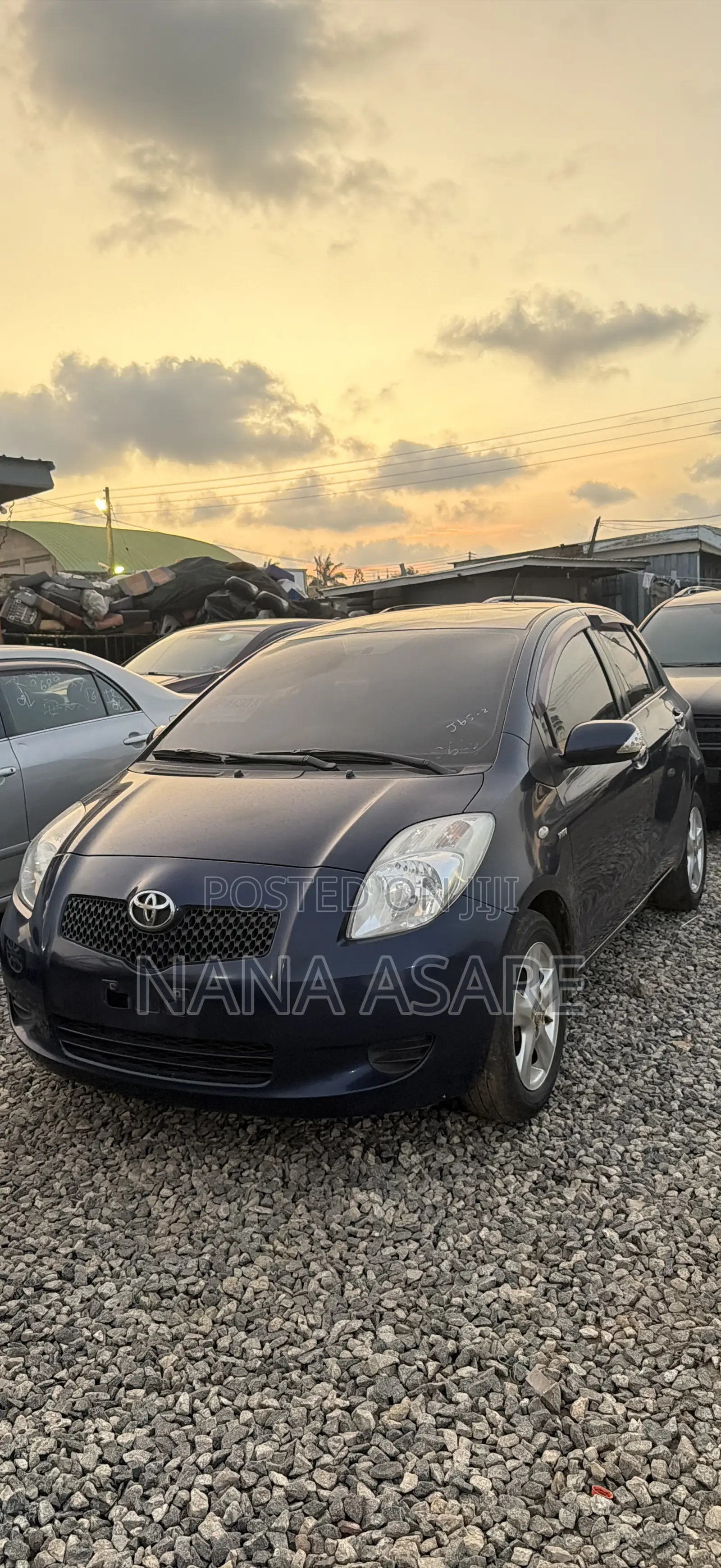 Toyota Yaris L Hatchback 5dr 2013 Blue