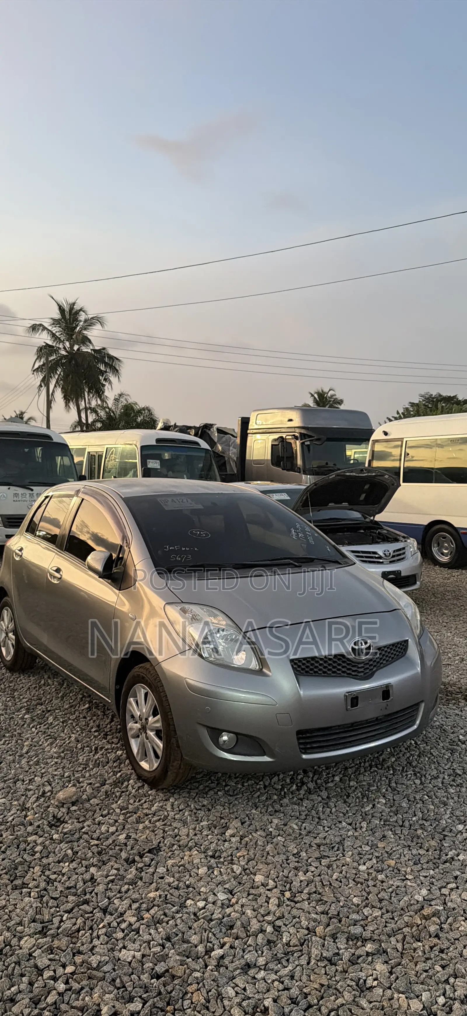 Toyota Yaris SE Hatchback 5dr 2013 Gray