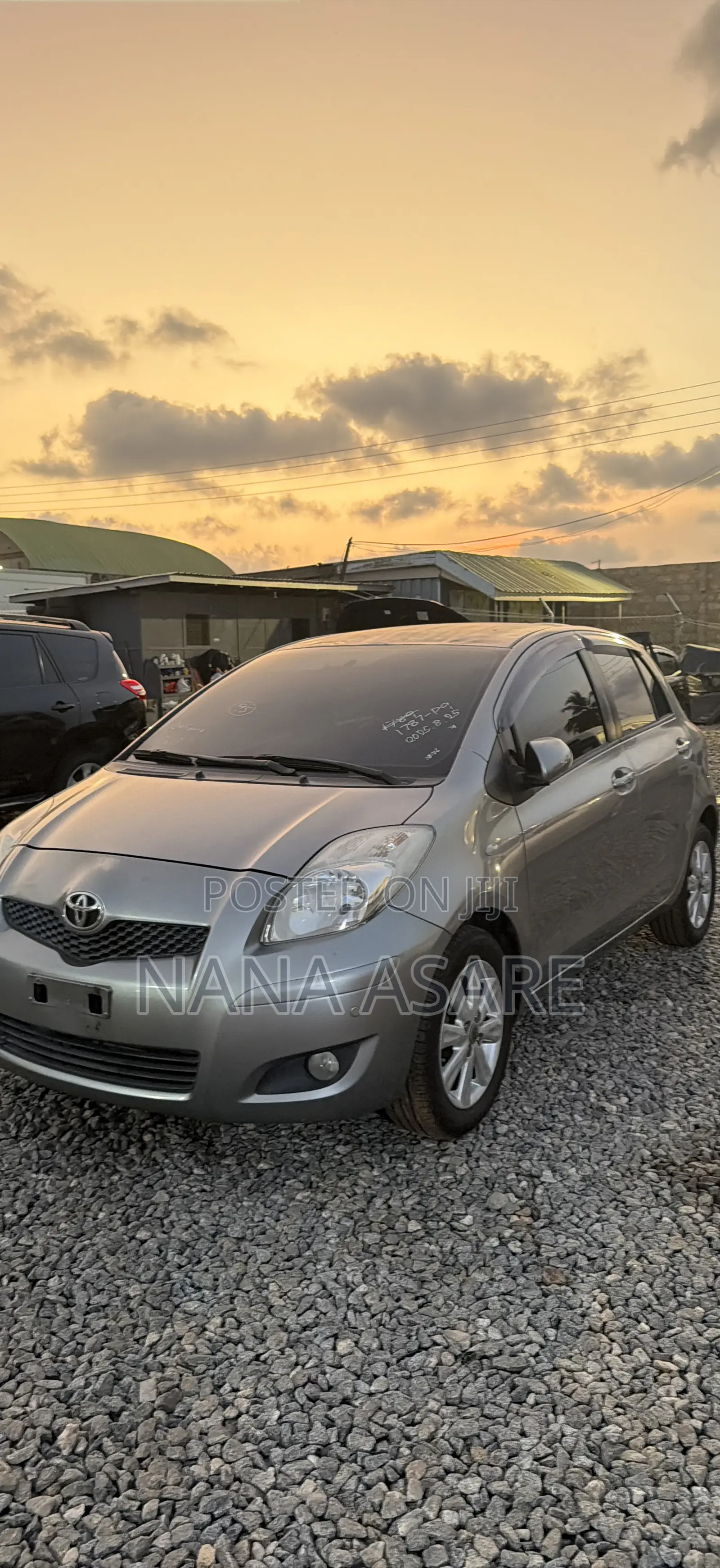 Toyota Yaris SE Hatchback 5dr 2013 Gray