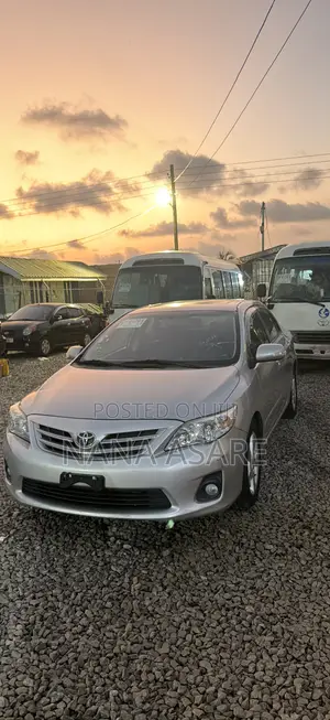 Toyota Corolla LE Special Edition 4dr Sedan (1.8L 4cyl 4A) 2013 Silver