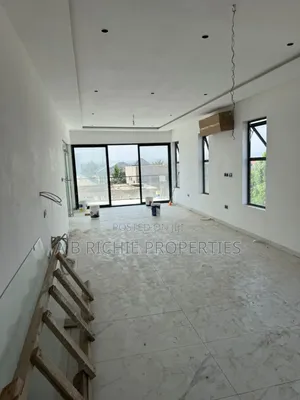 4bdrm Townhouse/Terrace in Ab Richie Properties, East Legon for sale